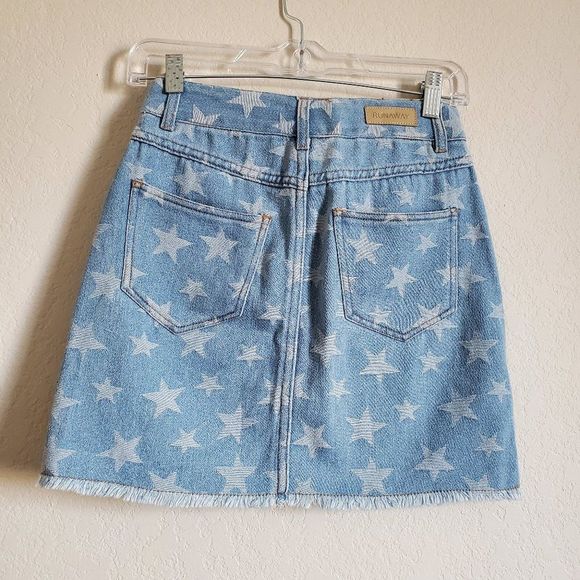 Women's Denim Skirt - Picture 4 of 4